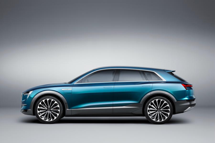  Audi e-tron Quattro Concept 2015 года  (фото 11 из 30)